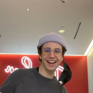 Meet your Posher, Hunter